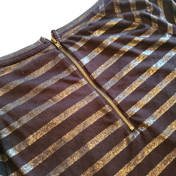 A.n.a women's striped short sleeve shirt black with silver stripes size large - Picture 2 of 5